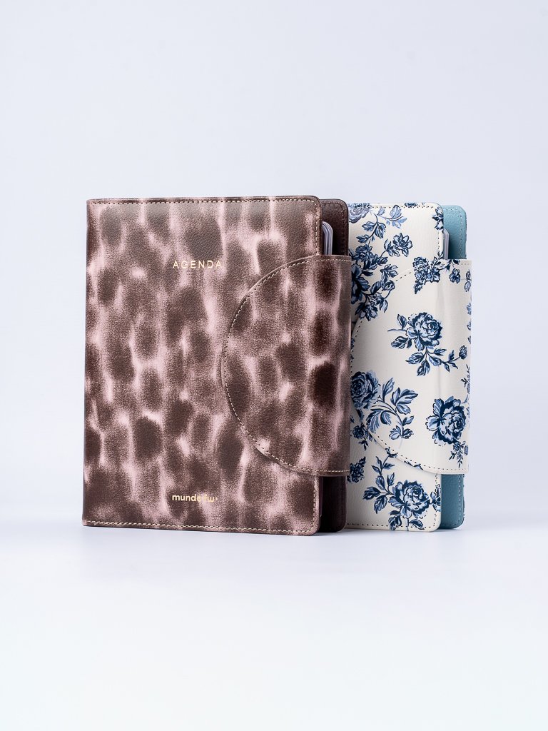 Agenda FW 2027 semanal Timeless Fun con cierre de broche.