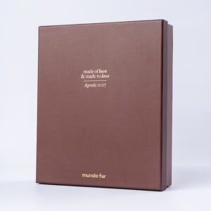 Agenda FW Timeless Clásica diaria 2027 de 15 × 21 cm con cierre de broche.
