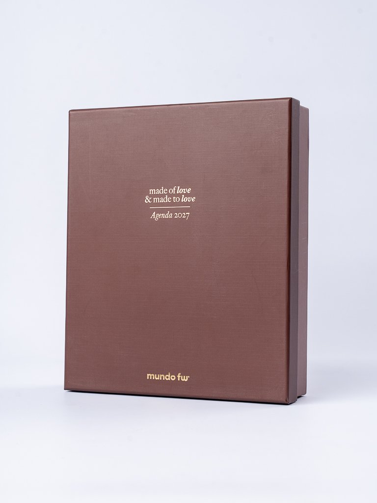Agenda FW Timeless Clásica diaria 2027 de 15 × 21 cm con cierre de broche.