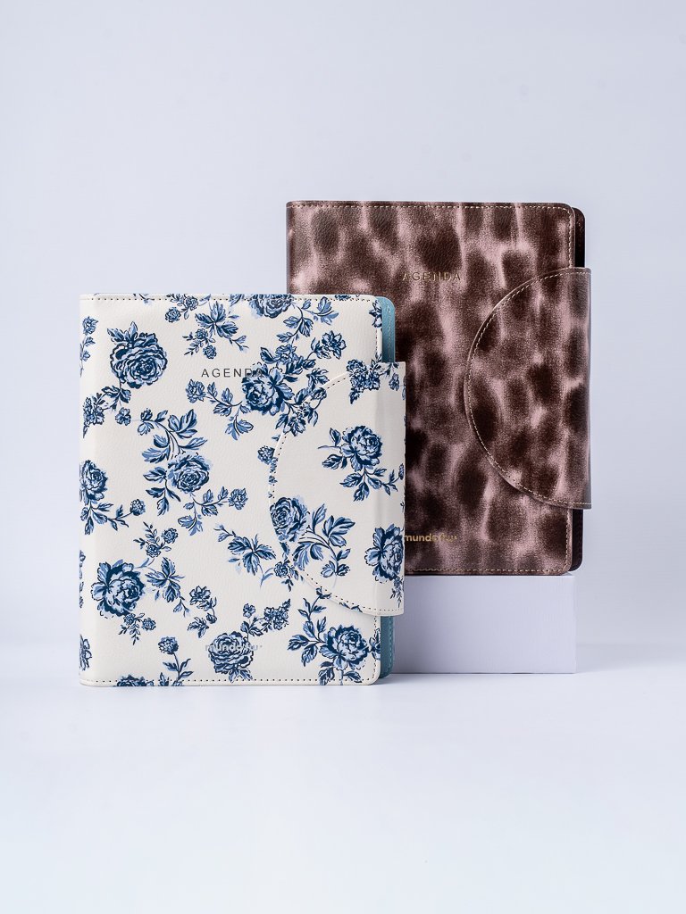 Agenda FW 2027 semanal Timeless Fun con cierre de broche.
